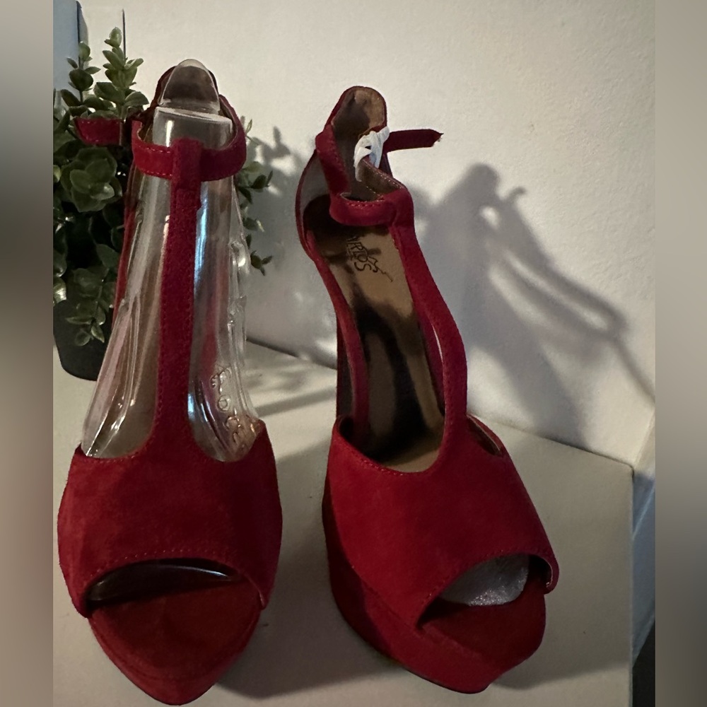 Platform sandals